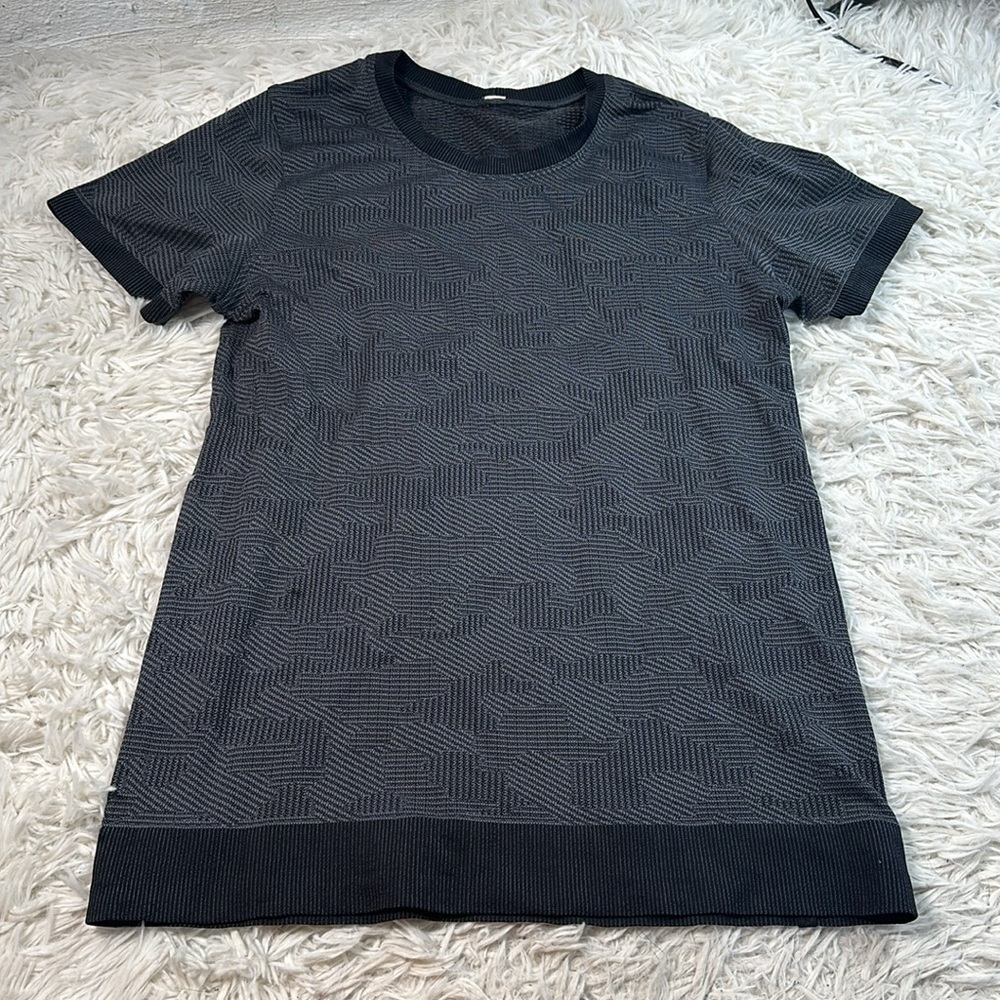 Lululemon Swiftly Breathe Short Sleeve Camo Vented Camo Black / Asphalt Grey